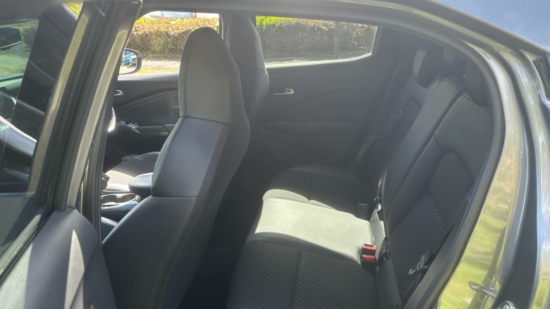 Nissan Juke 1.6 Hybrid N-Connecta 5dr Auto Hybrid Hatchback